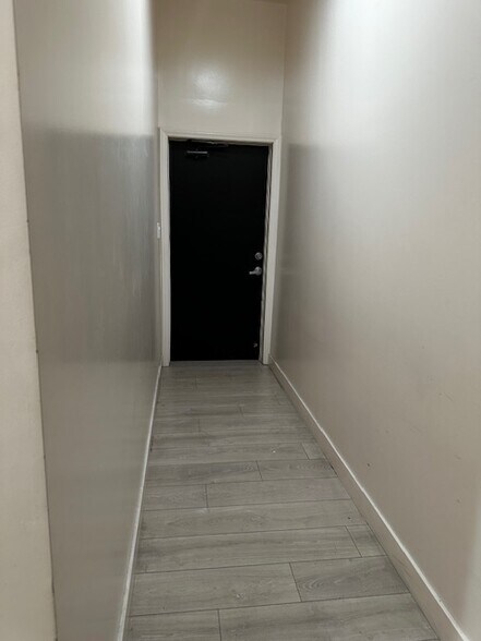 More Photos Of 671 W Broadway, Glendale Manufacturing For Lease