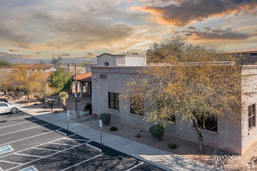 More Photos Of 3017 W Ina Rd, Tucson Office For Lease