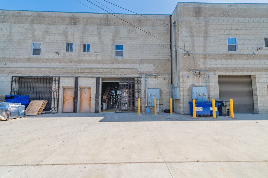 More Photos Of 462-472 E 4th St, Los Angeles General Retail For Sale