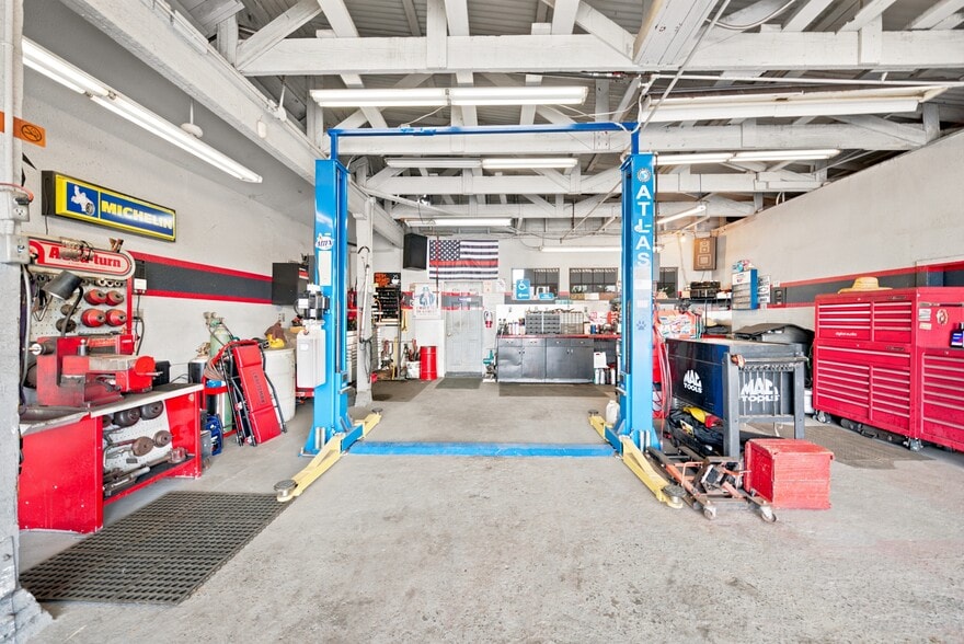 More Photos Of 3725 Pine St, Rocklin Auto Repair For Sale