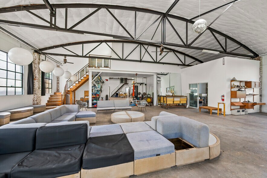 More Photos Of 1004 Rundell St, Winston-Salem Flex For Lease