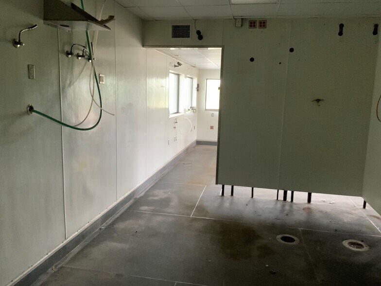 More Photos Of 6280 Highway 281, Three Rivers Fast Food For Sale