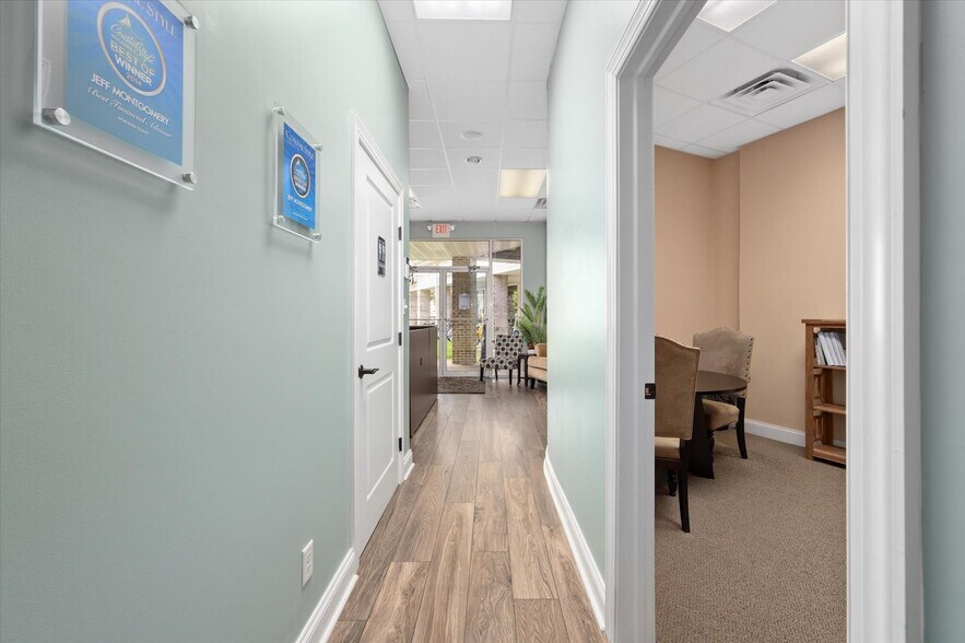 More Photos Of 11022 Nicholas Ln, Berlin Storefront Retail Office For Sale