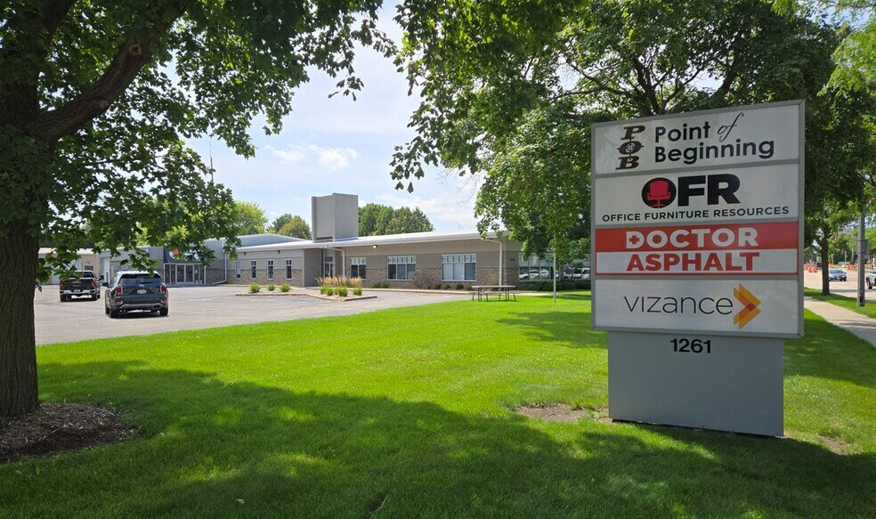 Primary Photo Of 1261 W Main St, Sun Prairie Office For Lease