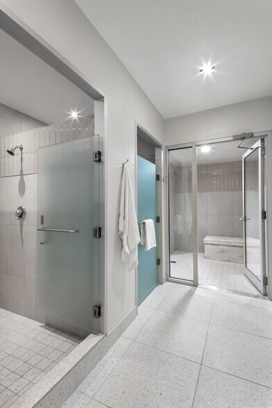 More Photos Of 1000 Louisiana St, Houston Office For Lease