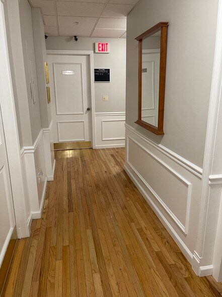 More Photos Of 344-350 Silas Deane Hwy, Wethersfield Medical For Lease