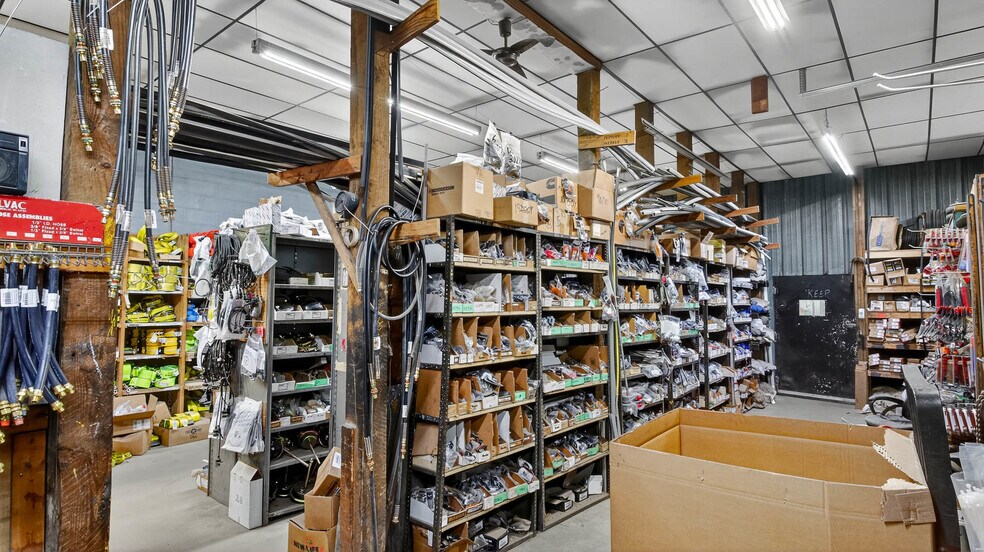 More Photos Of 7918 Partridge Rd, Eau Claire Warehouse For Sale