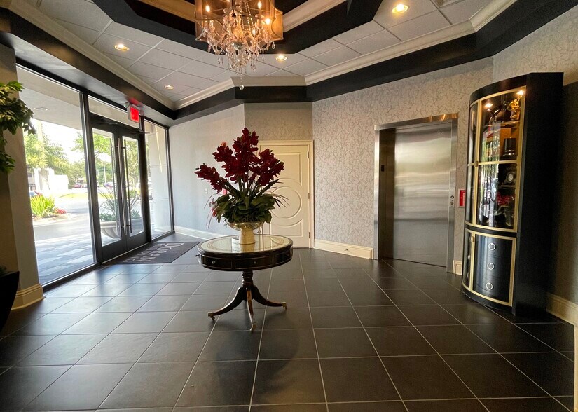 More Photos Of 1020 W International Speedway Blvd, Daytona Beach Office For Sale