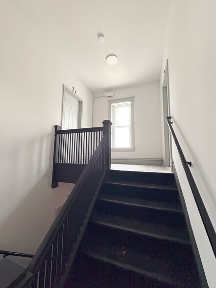 More Photos Of 303 Stone St, Joliet Multifamily For Sale