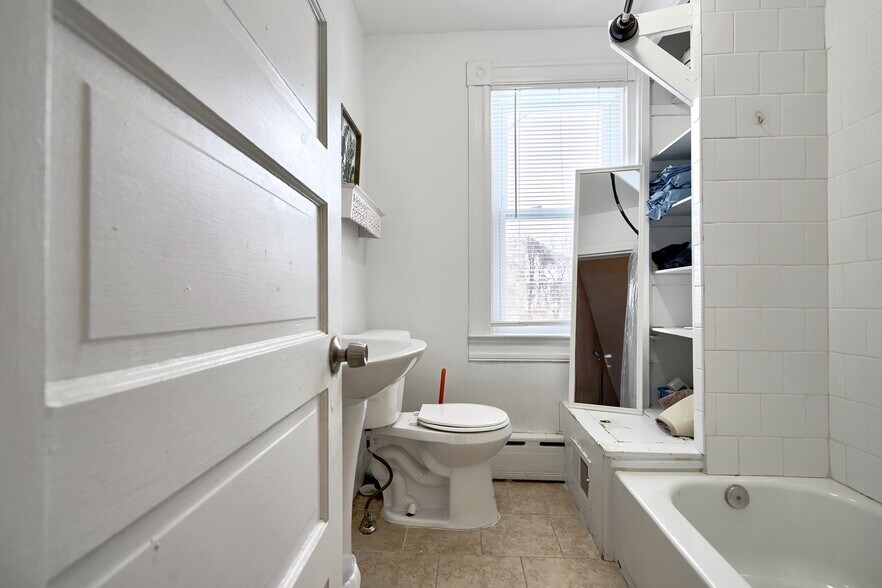 More Photos Of 16-18 Sudbrook Ln, Pikesville Office Residential For Sale