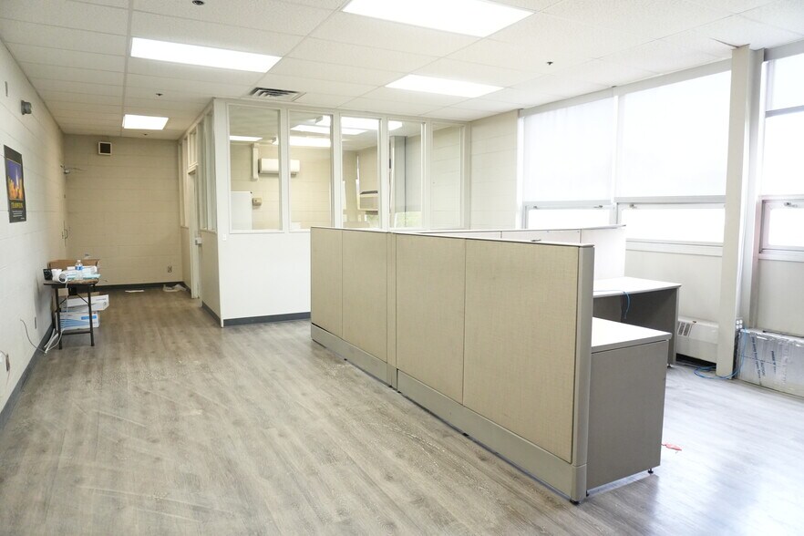 More Photos Of 2301 Virginia Ave, Culloden Warehouse For Lease