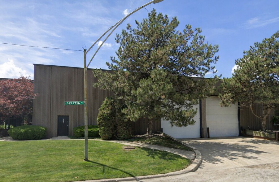 Primary Photo Of 5958 S Oak Park Ave, Chicago Manufacturing For Sale