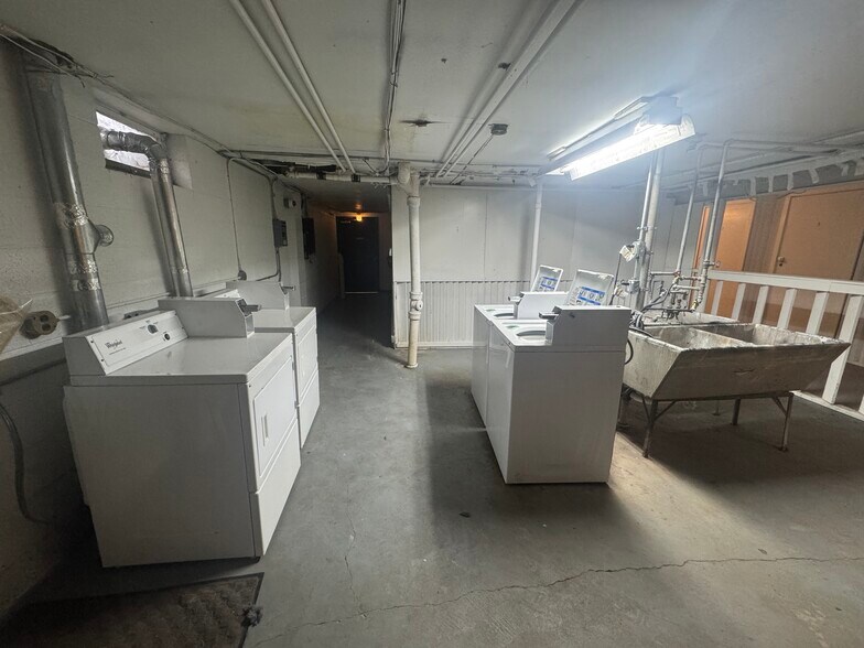 More Photos Of 944 N 20th St, Milwaukee Apartments For Sale