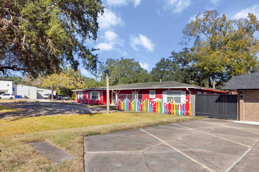 More Photos Of 516 N Tx-3 Hwy, League City Freestanding For Lease