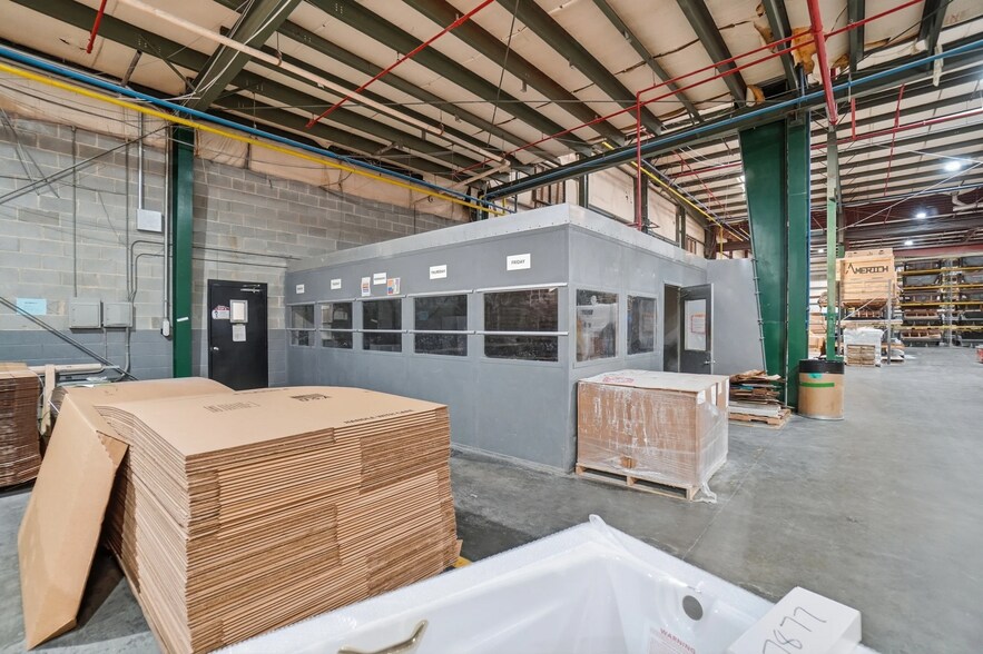 More Photos Of 10700 John Price Rd, Charlotte Warehouse For Lease