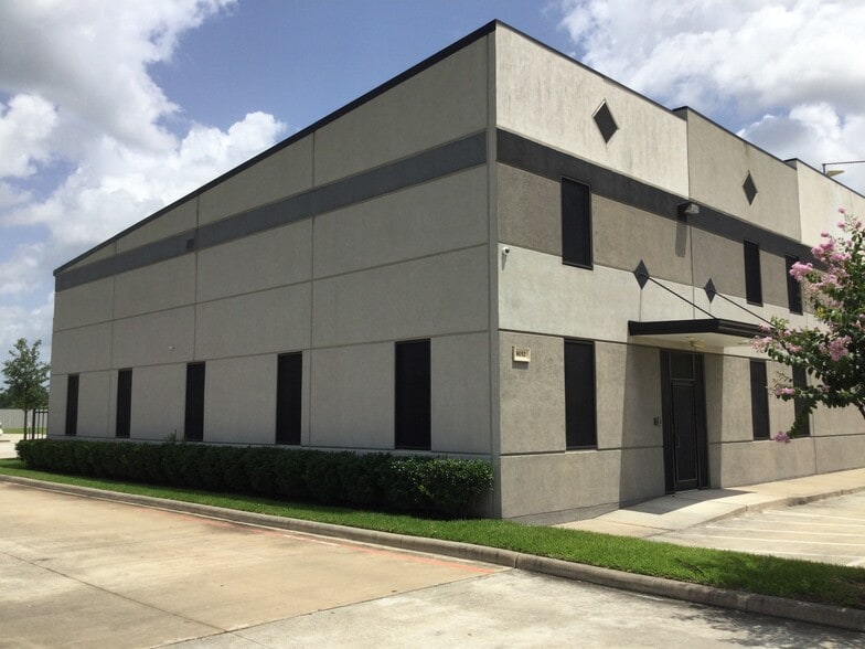 More Photos Of 8152 Spring Cypress Rd, Spring Light Distribution For Sale