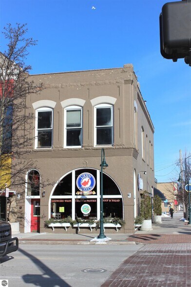 More Photos Of 129 S Union St, Traverse City Storefront Retail Office For Lease