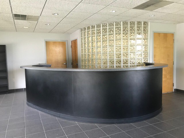 More Photos Of 502 County Road 640 E, Mulberry Office For Sale