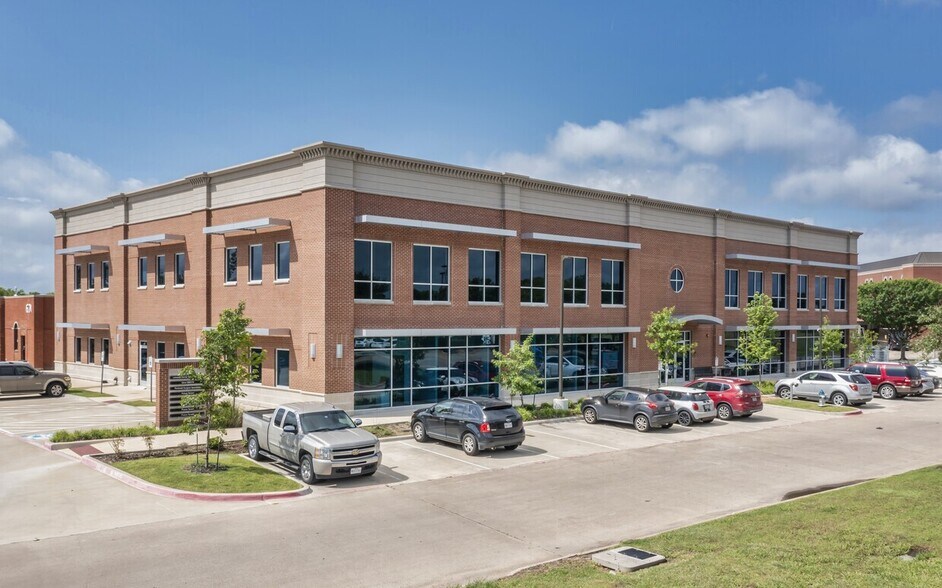 More Photos Of 6705 Heritage Pkwy, Rockwall Unknown For Lease