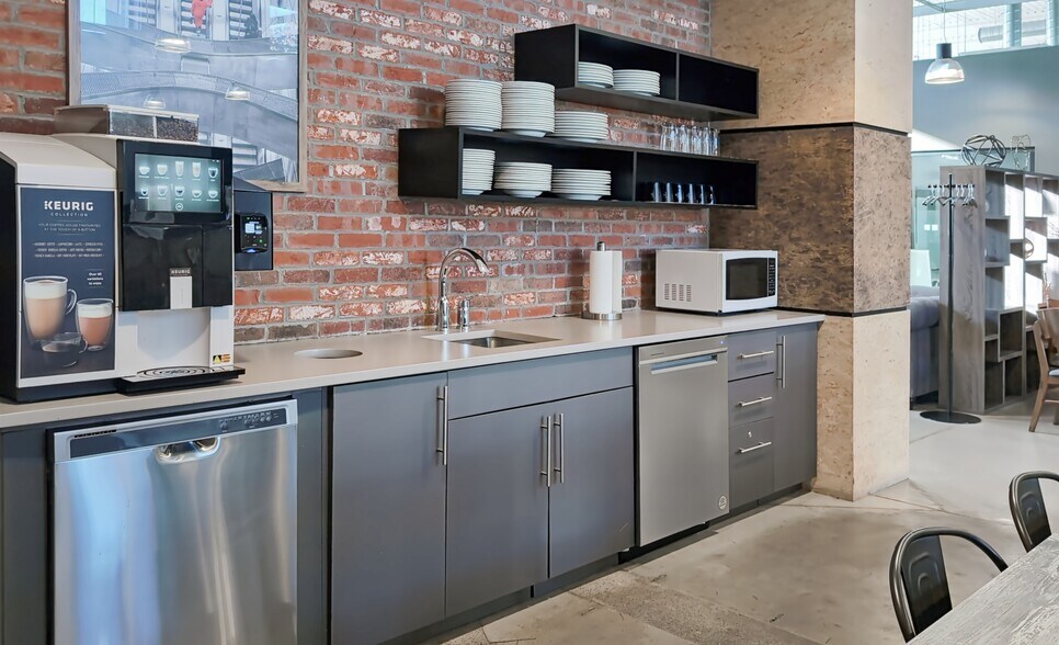 More Photos Of 9131 Keele St, Vaughan Coworking Space