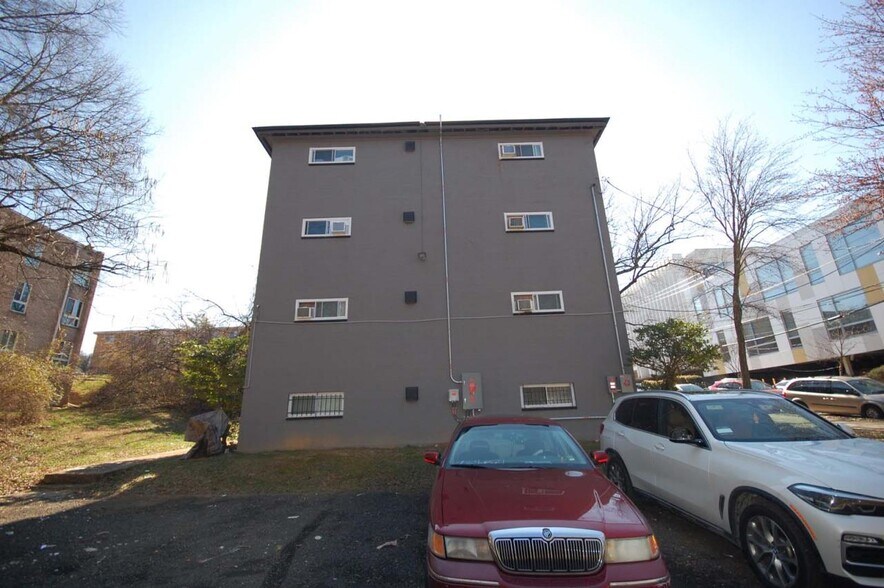 More Photos Of 101 41st St NE, Washington Apartments For Sale