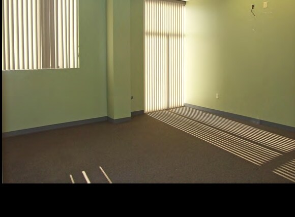 More Photos Of 5575 Venture Dr, Parma Warehouse For Lease