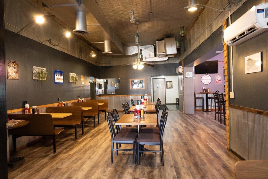 More Photos Of 103 W Main St, Hardwick Restaurant For Sale