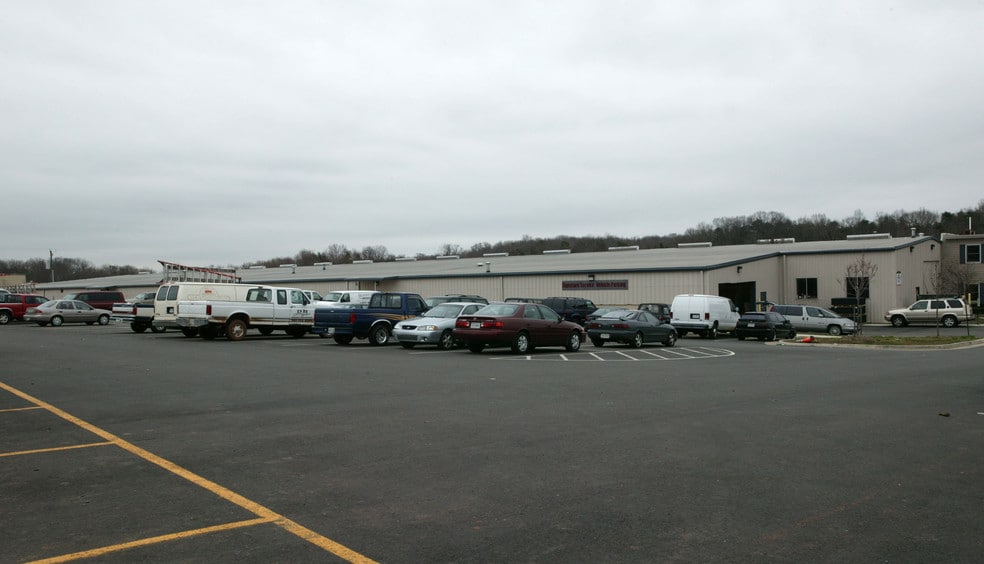 More Photos Of 6628 James Madison Hwy, Haymarket Warehouse For Lease