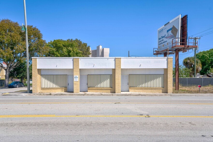 Primary Photo Of 5112 Broadway Ave, West Palm Beach Freestanding For Lease