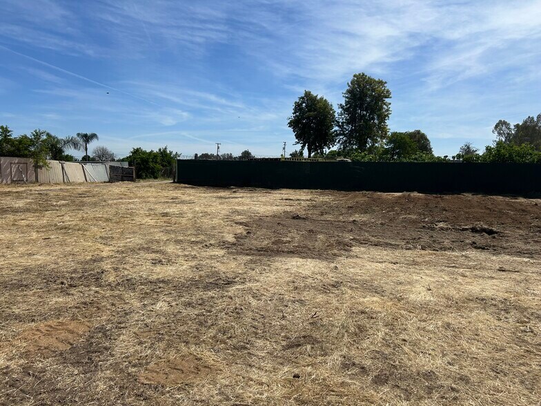 More Photos Of 3222 W Floradora Ave, Fresno Land For Lease