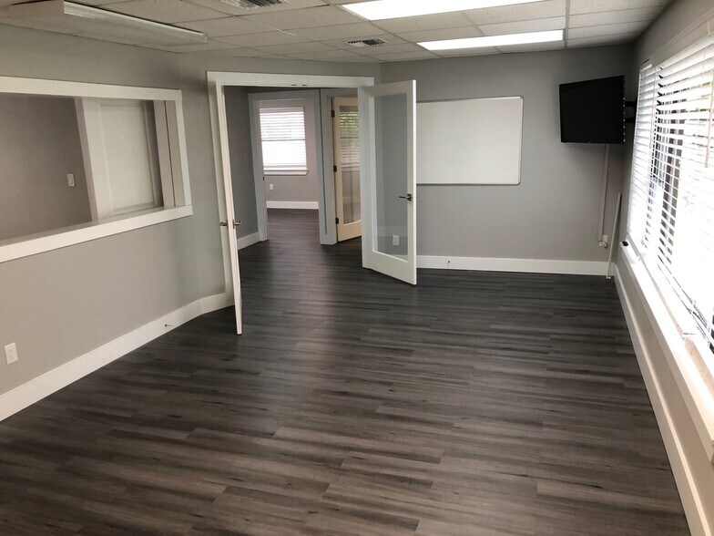 More Photos Of 1501 W Fairbanks Ave, Winter Park Freestanding For Lease