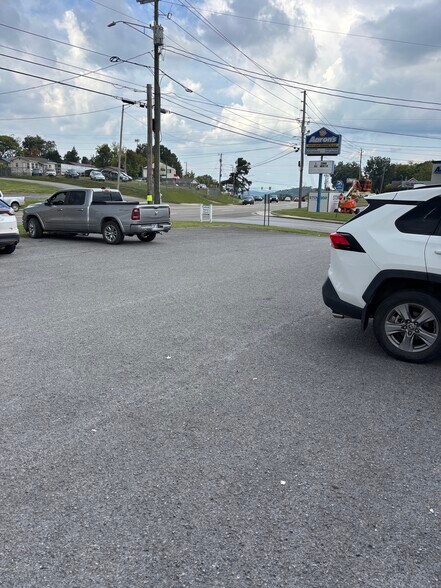 More Photos Of 642 Cosby Hwy, Newport General Retail For Lease