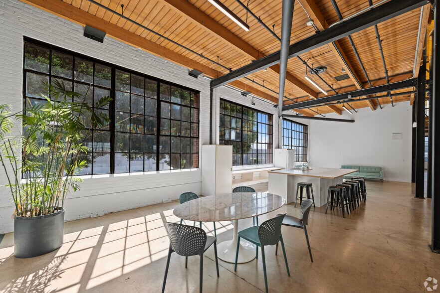 More Photos Of 1451 E 4th St, Los Angeles Office For Lease