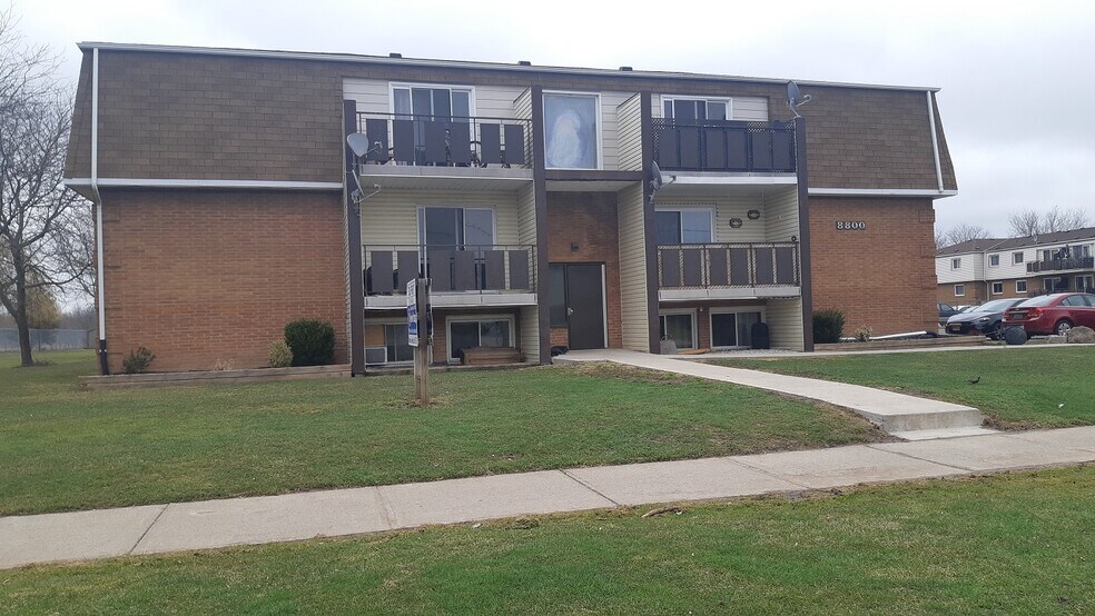 Primary Photo Of 8800 Willoughby Dr, Niagara Falls Apartments For Sale