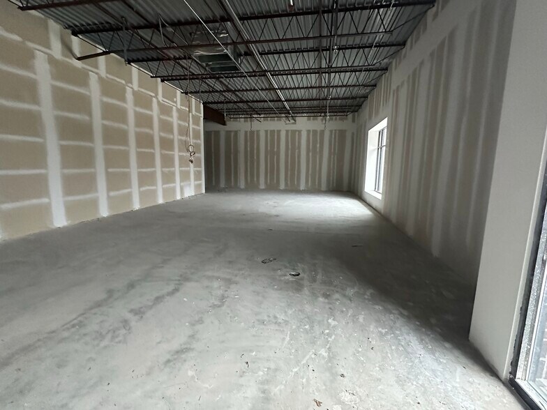 More Photos Of 101 S Main St, Le Sueur Storefront For Lease