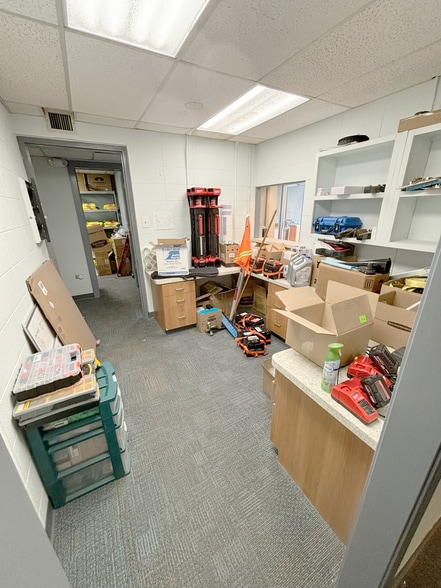 More Photos Of 850 E Broad St, Elyria Office For Sale