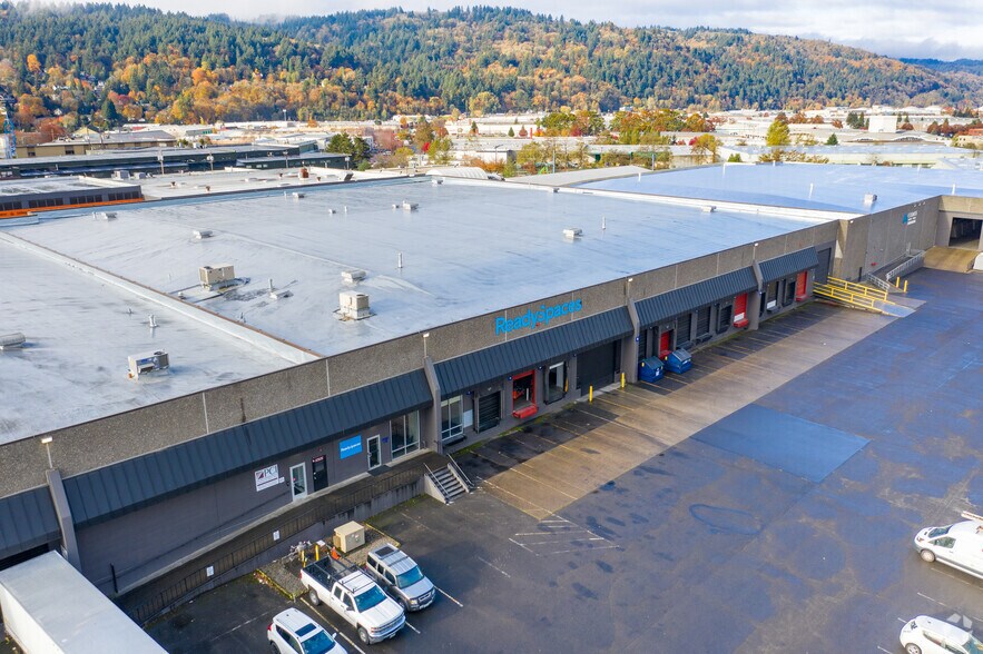 More Photos Of 2455 NW Nicolai St, Portland Warehouse For Lease