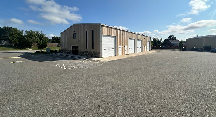 Primary Photo Of 2405 Granite Ridge Rd, Rockville Warehouse For Lease