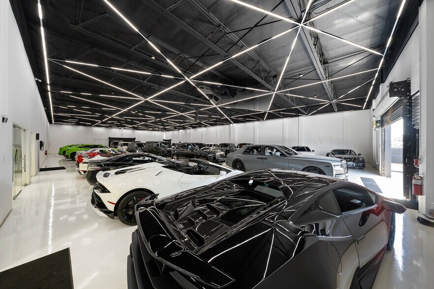 More Photos Of 8700 NW 7th Ave, Miami Warehouse For Sale
