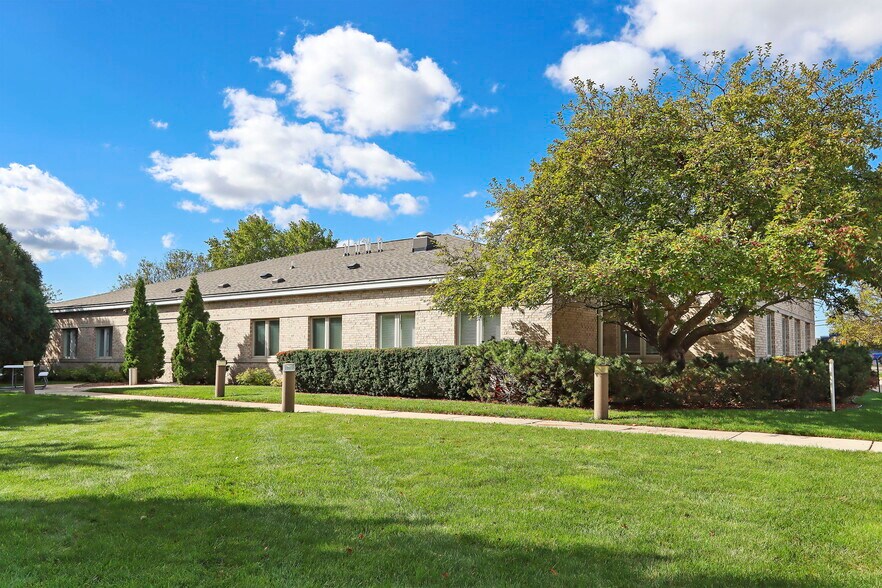 More Photos Of 6535 Green Bay Rd, Kenosha Medical For Sale