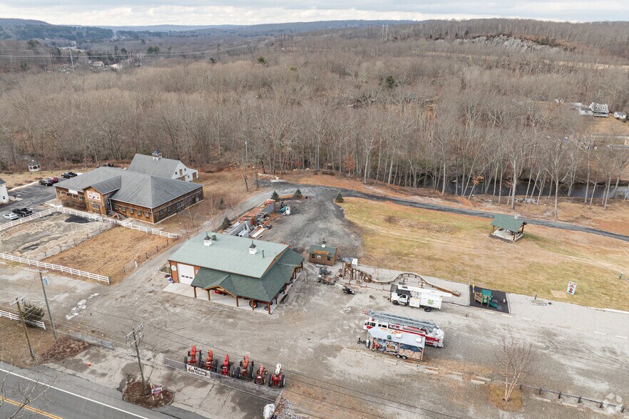 More Photos Of 96 Willimantic Rd, Columbia Flex For Sale