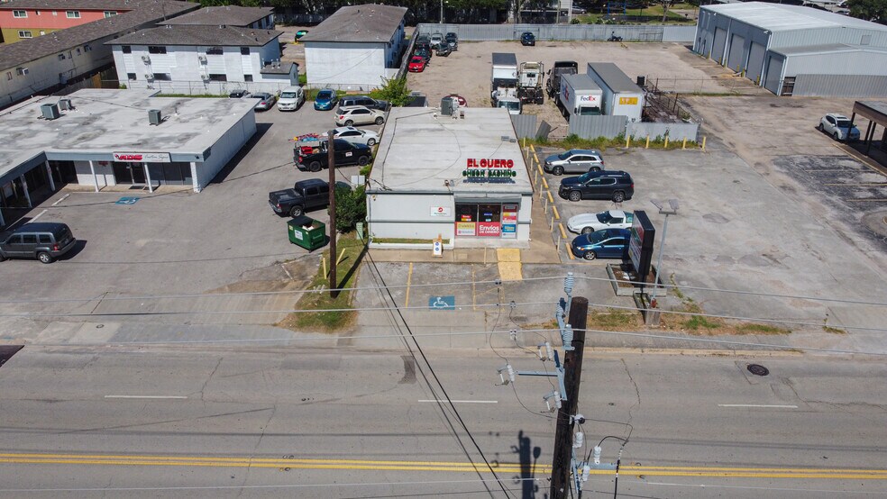 More Photos Of 1122 Pasadena Blvd, Pasadena Freestanding For Lease