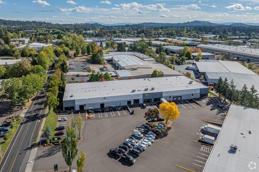 More Photos Of 7500 SW Tech Center Dr, Tigard Warehouse For Lease