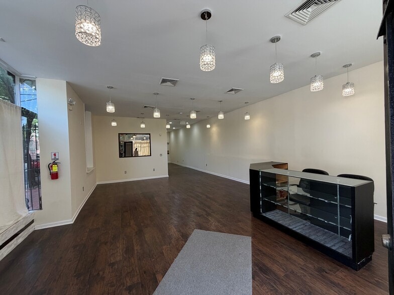 More Photos Of 601 Berkley St, Camden Apartments For Sale