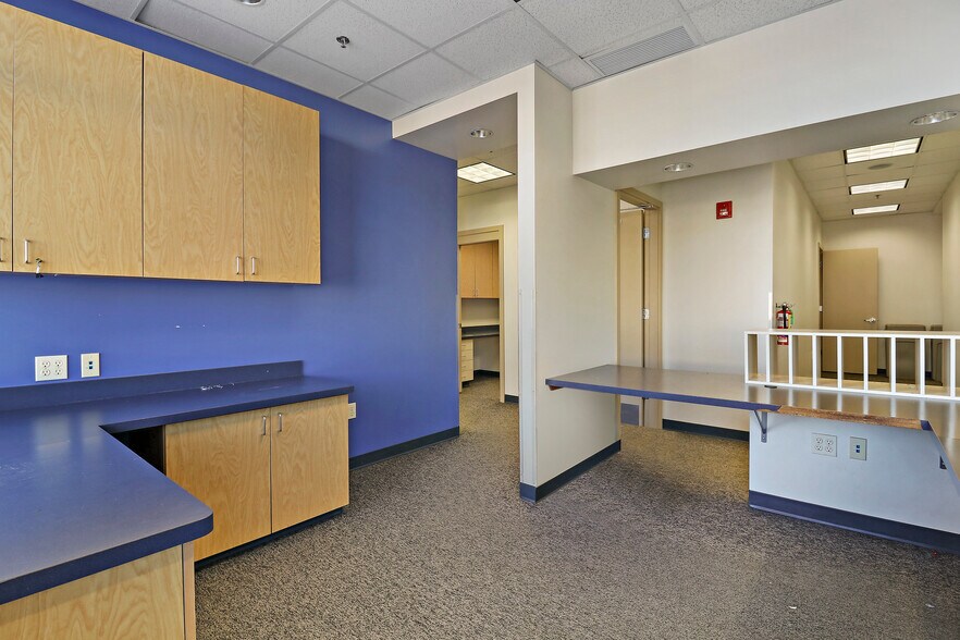 More Photos Of 10222 74th St, Kenosha Medical For Lease