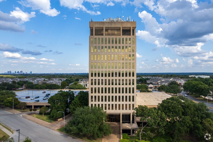 More Photos Of 6300 Ridglea Pl, Fort Worth Office For Lease