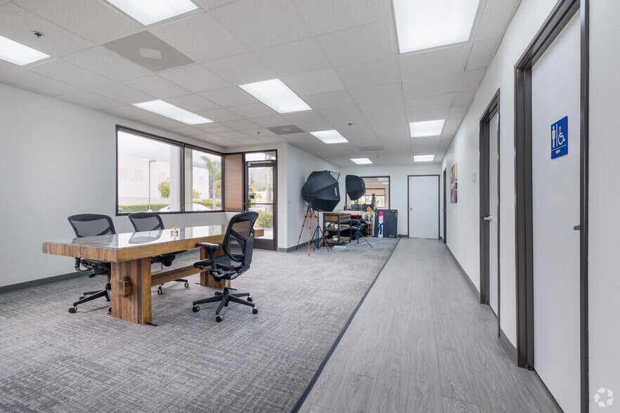 More Photos Of 27949 Diaz Rd, Temecula Warehouse For Lease