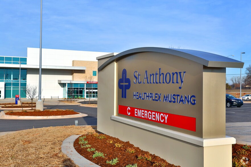 More Photos Of 201 S Sara Rd, Mustang Hospital For Lease