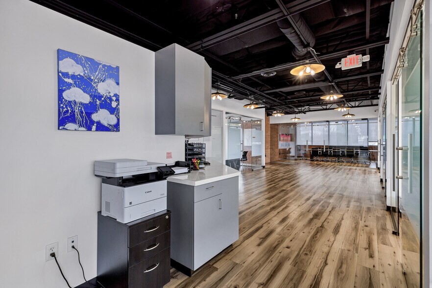 More Photos Of 2727 N 3rd St, Phoenix Office For Sale