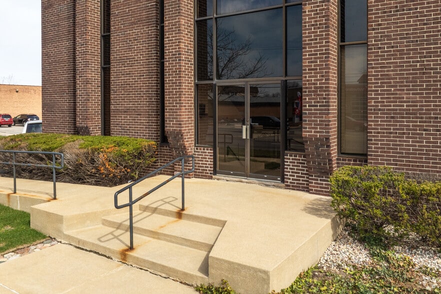 More Photos Of 8233 S Harlem Ave, Bridgeview Medical For Lease